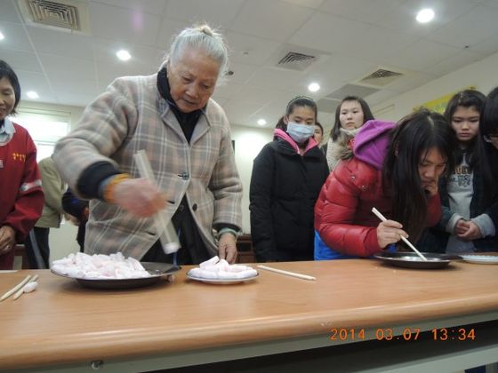 2014-03-07敬恆國中師生蒞臨本家關懷長者活動  照片