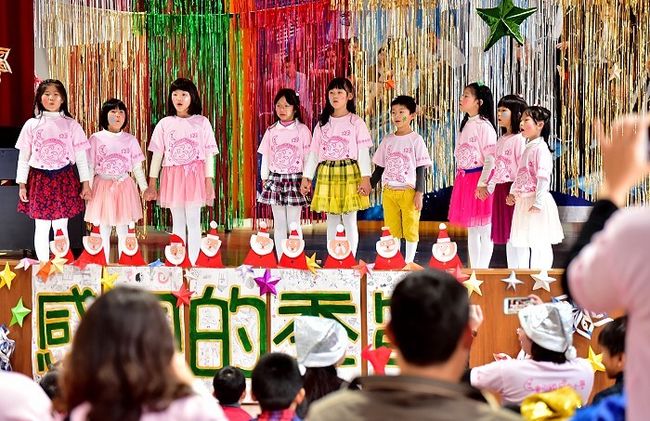 歌舞表演+薑餅屋製作　東引國小暨幼兒園親子共享耶誕  附加圖片