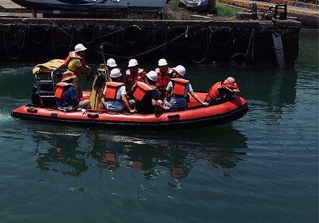 加強應變能力　教育處東莒國小參加救生艇筏操縱訓練課程  圖片