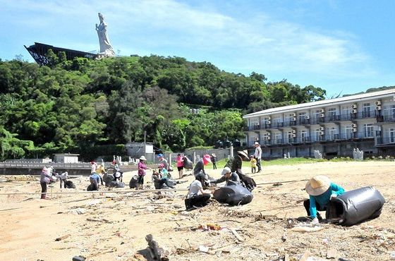 環資局馬港大淨灘　村民、志工清除垃圾，沙灘美麗再現  照片