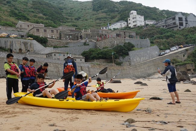 中山國中海洋教育「夏舟-獨木舟」課程今天開跑 圖片
