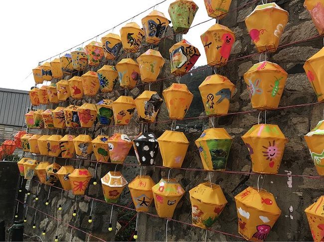 擺暝文化祭融入風燈藝術節　遊客DIY彩繪馬祖傳統風燈  照片