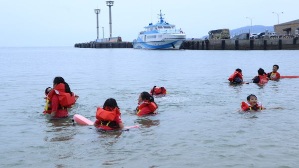 船用救生衣教學與海上體驗  照片