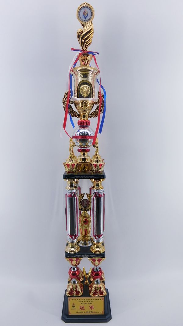 民國109年本校榮獲各項競賽獎盃獎狀 照片